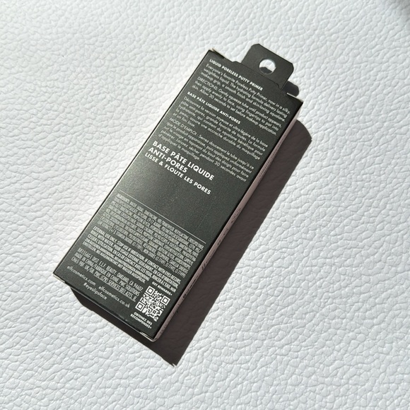 ELF Liquid Poreless Putty Primer - Picture 10 of 11